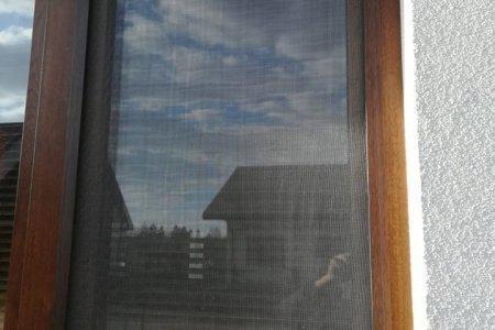 Moskitiery okienne okno